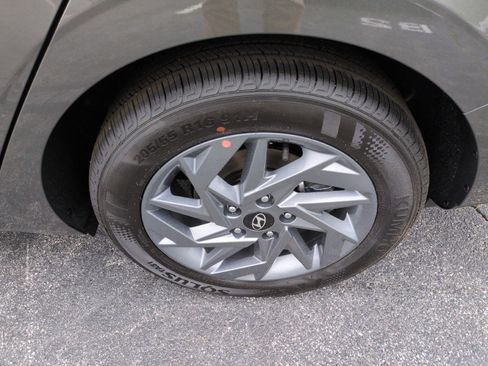 New 2026 Hyundai Elantra Hybrid FWD image 11