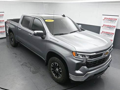 Used 2025 Chevrolet Silverado 1500 LT w/ Protection Package AWD/4WD image 24