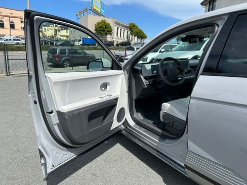 Used 2023 Hyundai Ioniq 5 Limited RWD image 9