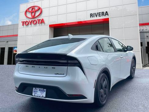 Used 2024 Toyota Prius Prime FWD image 7