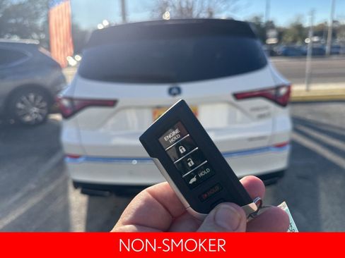 Used 2023 Acura MDX SH-AWD w/ Advance Package image 6