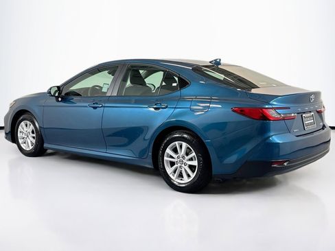 Used 2026 Toyota Camry LE image 7