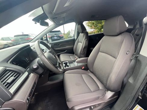 Used 2018 Honda Odyssey EX image 10