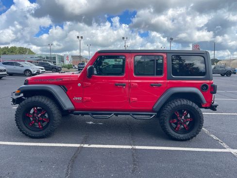 Used 2018 Jeep Wrangler Unlimited Sport S AWD/4WD image 13