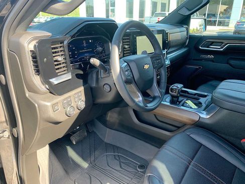 Certified 2023 Chevrolet Silverado 1500 High Country w/ High Country Premium Package AWD/4WD image 10