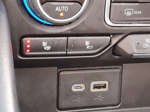 Used 2022 Chevrolet Tahoe LT w/ LT Signature Package image 24