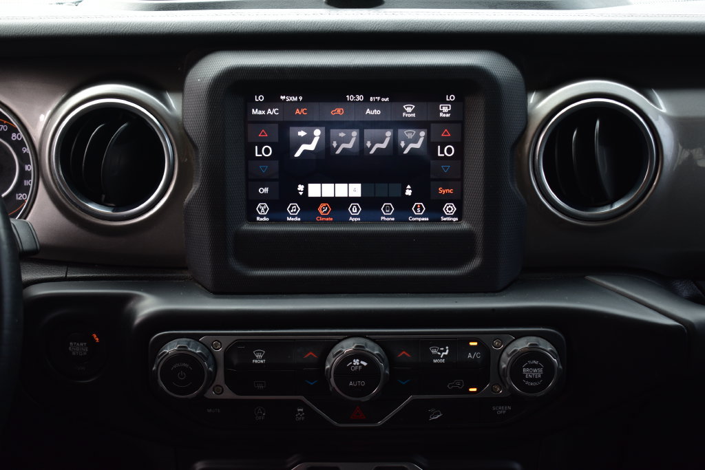 Used 2020 Jeep Wrangler Unlimited Sahara AWD/4WD image 32