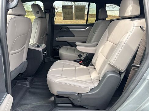 Used 2024 GMC Acadia Elevation w/ LPO, Floor Liner Package image 29