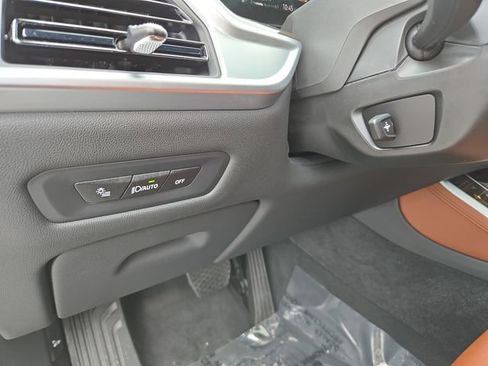 Used 2024 BMW X5 xDrive40i w/ Premium Package AWD/4WD image 18