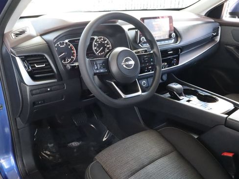 Used 2023 Nissan Rogue SV FWD image 17