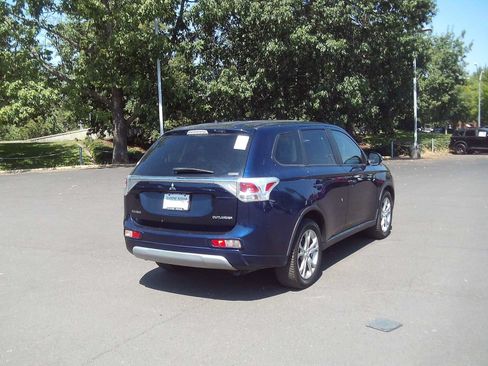 Used 2015 Mitsubishi Outlander SE AWD/4WD image 5