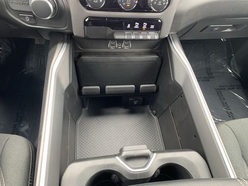 Certified 2025 RAM 1500 Big Horn RWD image 30