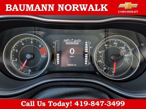 Used 2020 Jeep Cherokee Latitude Plus w/ Cold Weather Group AWD/4WD image 28