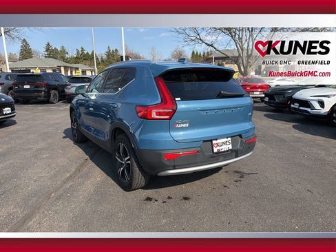 Used 2024 Volvo XC40 B5 Core AWD/4WD image 8