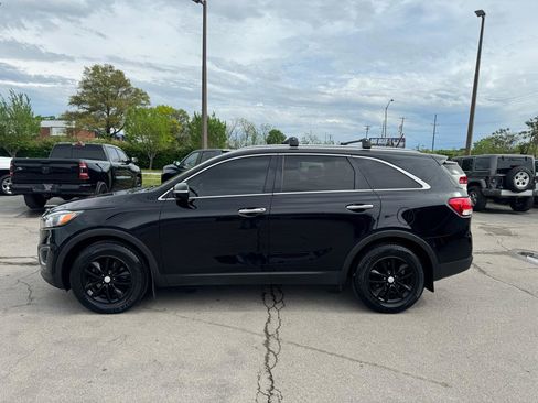 Used 2017 Kia Sorento LX image 6