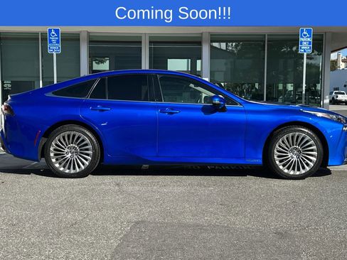 Used 2021 Toyota Mirai RWD image 3