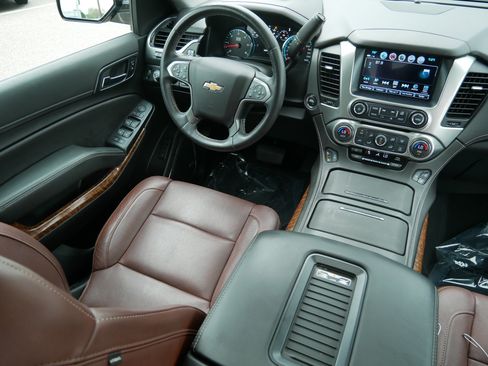 Used 2020 Chevrolet Tahoe Premier w/ Premier Plus Edition AWD/4WD image 9