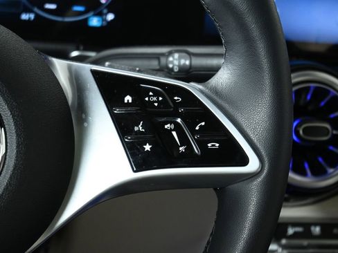 Certified 2026 Mercedes-Benz GLB 250 4MATIC image 17