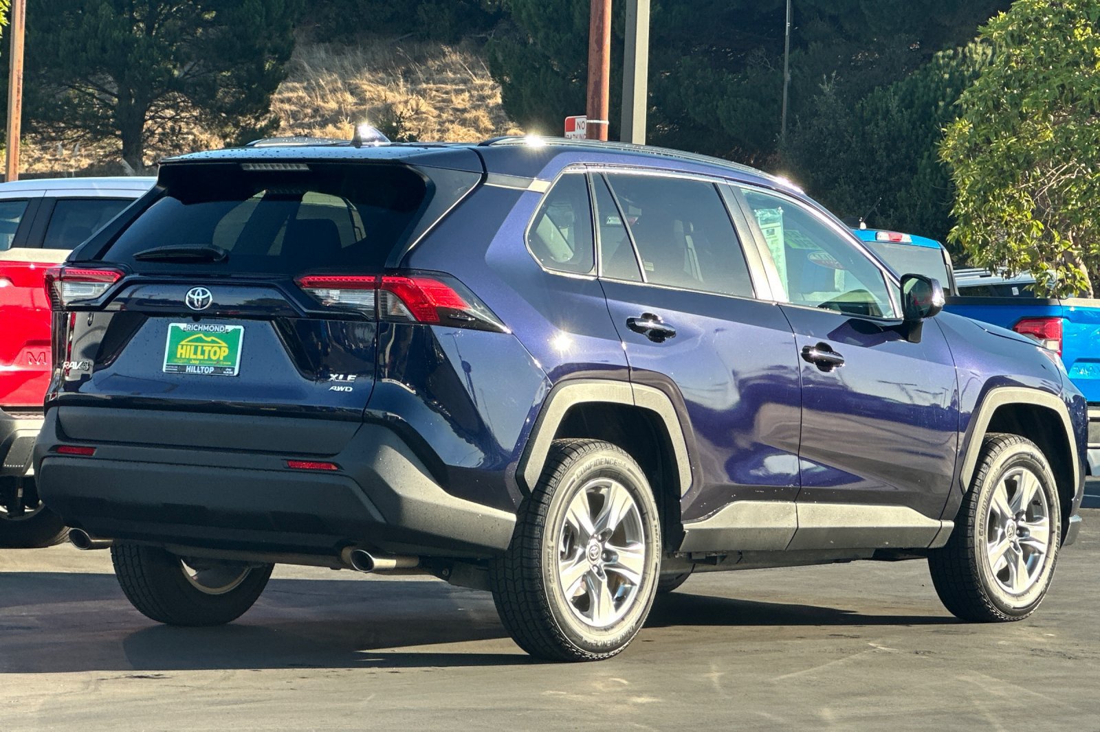 Used 2024 Toyota RAV4 XLE AWD/4WD image 4
