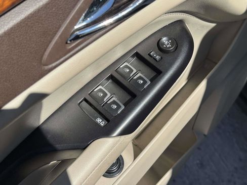 Used 2016 Cadillac SRX Luxury image 15