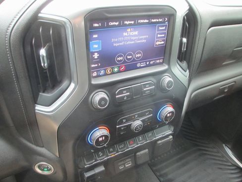 Used 2021 Chevrolet Silverado 1500 LT w/ Z71 Off-Road Package image 24