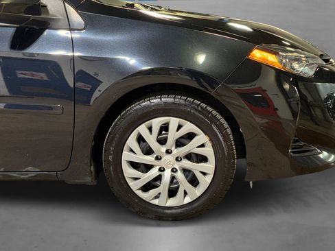 Used 2019 Toyota Corolla LE image 17