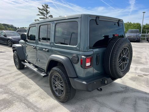 Used 2024 Jeep Wrangler Unlimited Sport AWD/4WD image 7