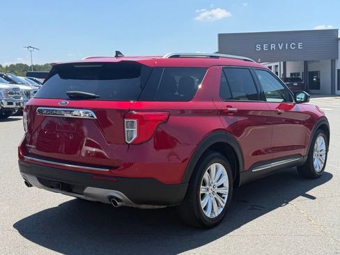 Used 2023 Ford Explorer Limited w/ Equipment Group 301A RWD image 3
