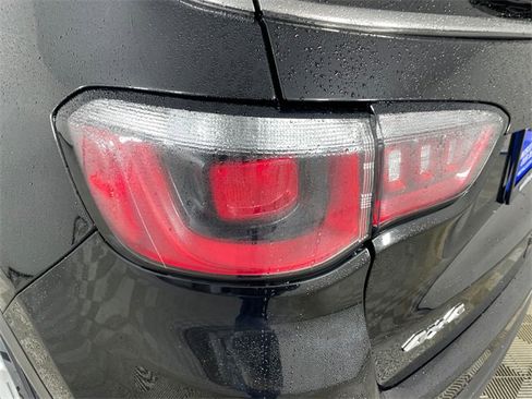 Used 2018 Jeep Compass Latitude w/ Popular Equipment Group image 21