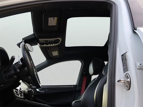 Certified 2024 Porsche Macan GTS image 37