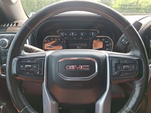 Used 2021 GMC Sierra 1500 Elevation w/ LPO, Elevation Black Package AWD/4WD image 18