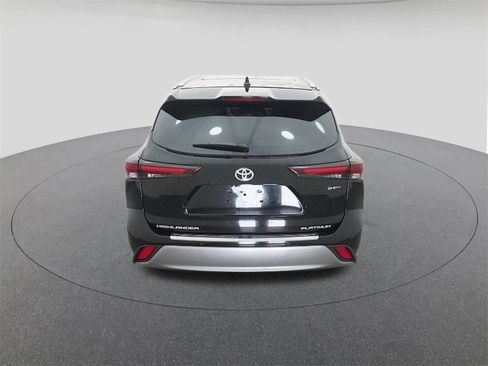New 2026 Toyota Highlander Platinum image 7