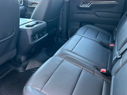 Used 2024 Chevrolet Silverado 1500 LT Trail Boss w/ LT Trail Boss Premium Package AWD/4WD image 4