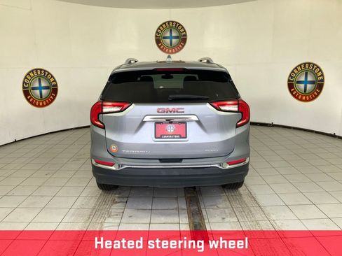 Used 2024 GMC Terrain SLT image 22