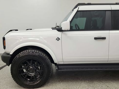 Used 2026 Ford Bronco Outer Banks AWD/4WD image 12