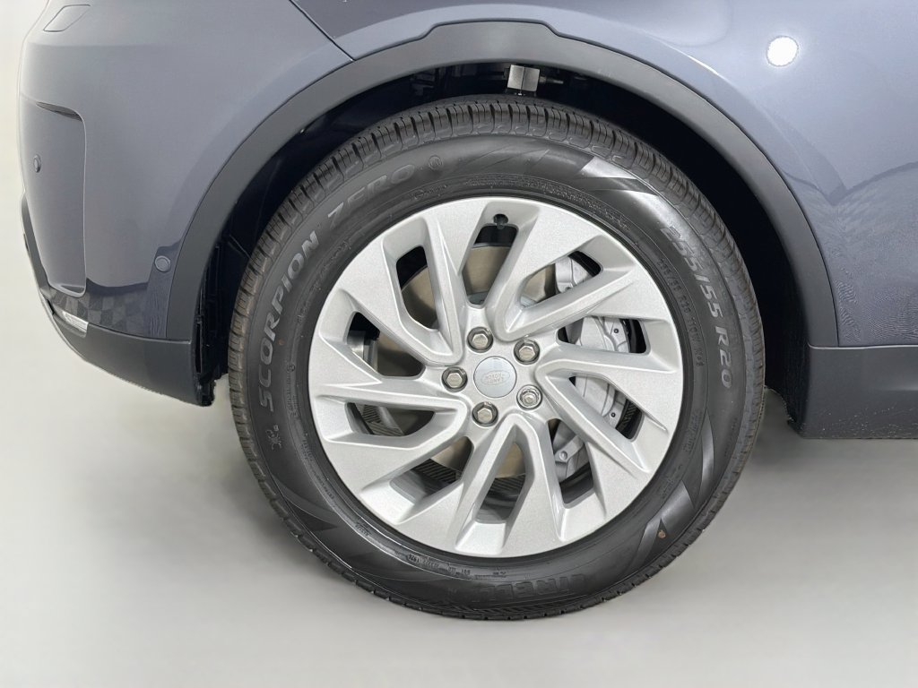 New 2026 Land Rover Discovery S AWD/4WD image 33