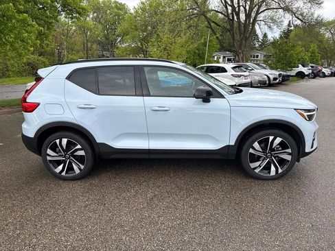 Certified 2024 Volvo XC40 B5 Ultimate w/ Protection Package Premier AWD/4WD image 2