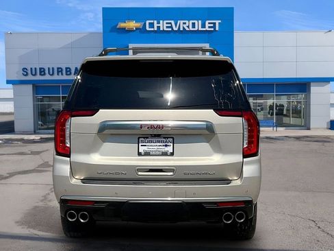 Used 2021 GMC Yukon XL Denali w/ Denali Premium Package AWD/4WD image 4