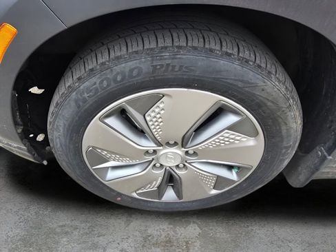 Used 2021 Hyundai Kona Limited image 15