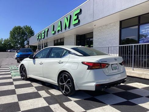 Used 2025 Nissan Altima 2.5 SR FWD image 5