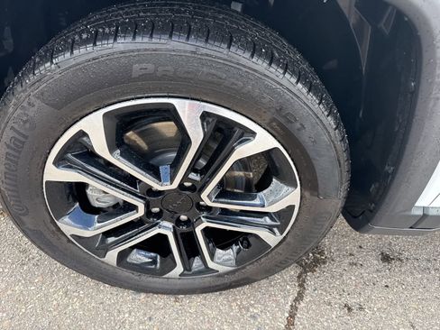 Used 2023 Jeep Compass Limited image 9