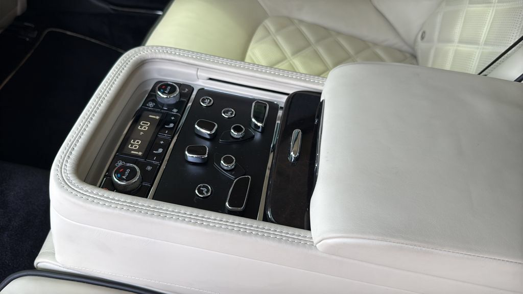 Used 2013 Bentley Mulsanne RWD image 27