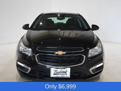 Used 2016 Chevrolet Cruze LT FWD image 2