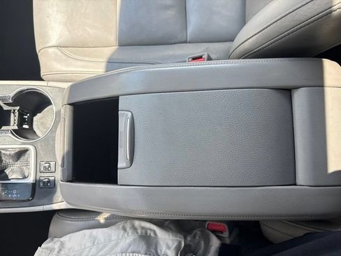 Used 2018 Toyota Highlander XLE AWD/4WD image 20