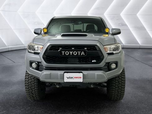 Used 2020 Toyota Tacoma TRD Sport w/ Technology Package AWD/4WD image 2