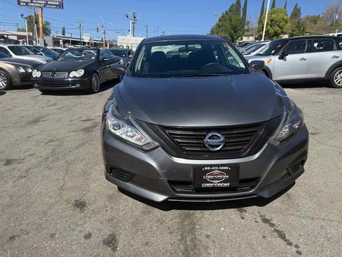 Used 2016 Nissan Altima 2.5 S w/ Power Driver Seat Package FWD image 2
