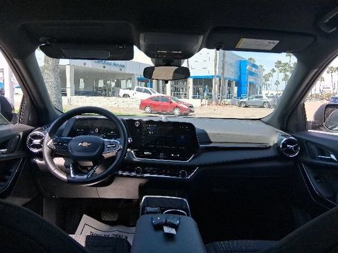 Used 2025 Chevrolet Equinox LT FWD image 10