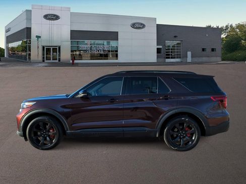 Used 2020 Ford Explorer ST w/ ST Street Pack image 7