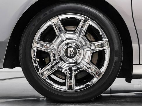 Used 2010 Rolls-Royce Ghost image 24