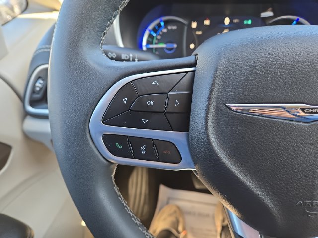 Used 2024 Chrysler Pacifica Limited FWD image 21